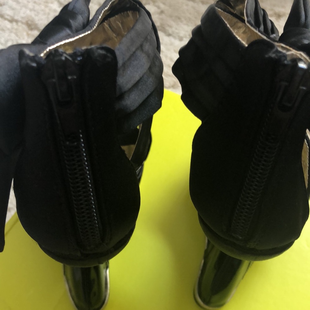 Heels - Picture 5 of 8